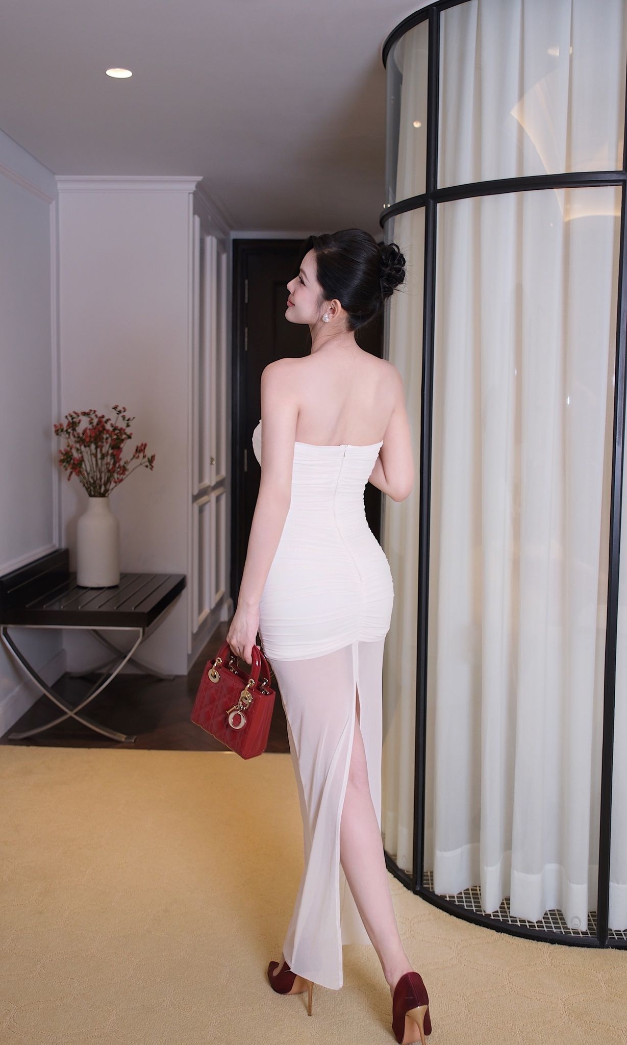 Đầm Ống Lưới Dài Xẻ Sau
