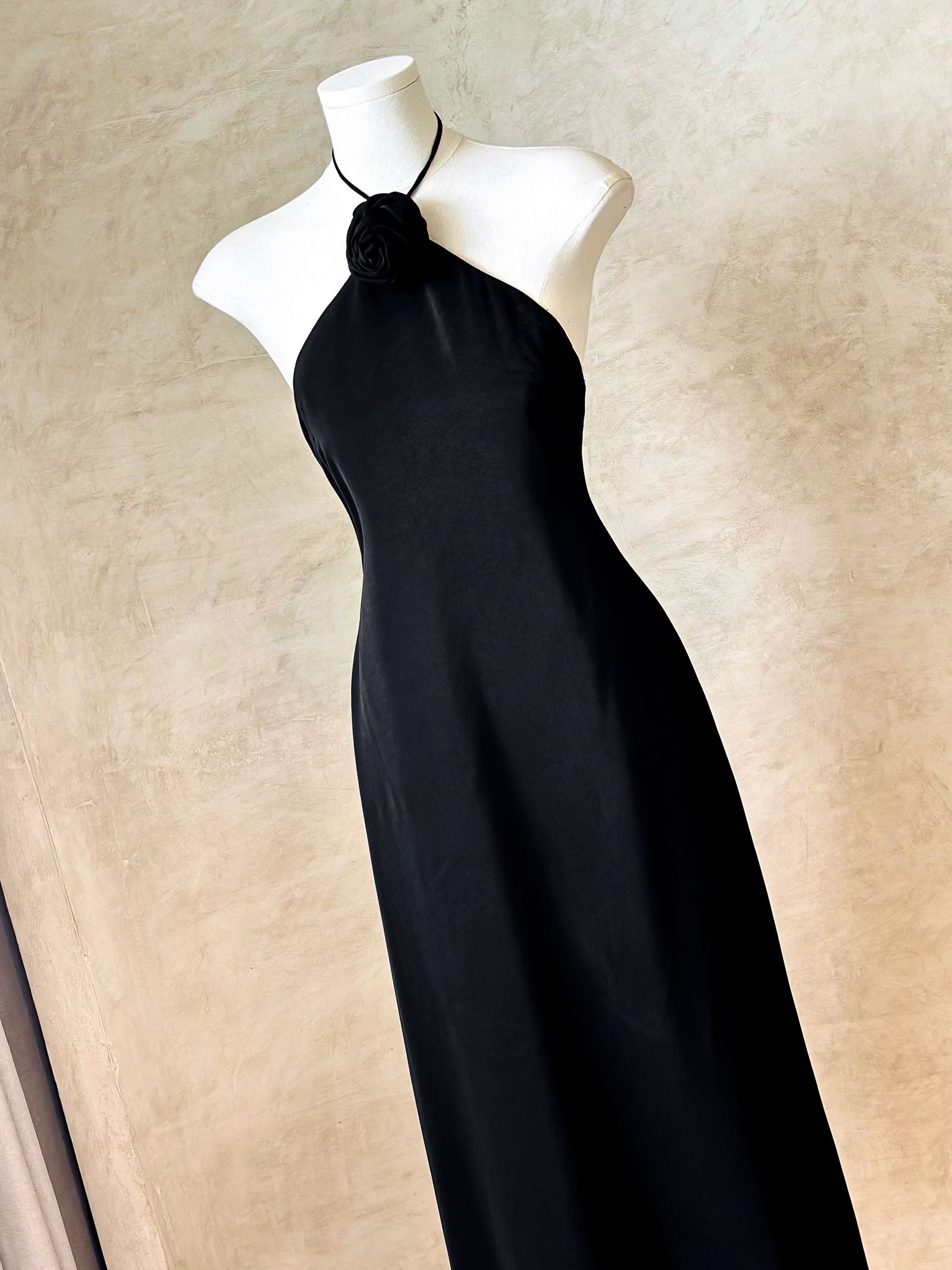 Maxi Yếm Lụa Kèm Hoa