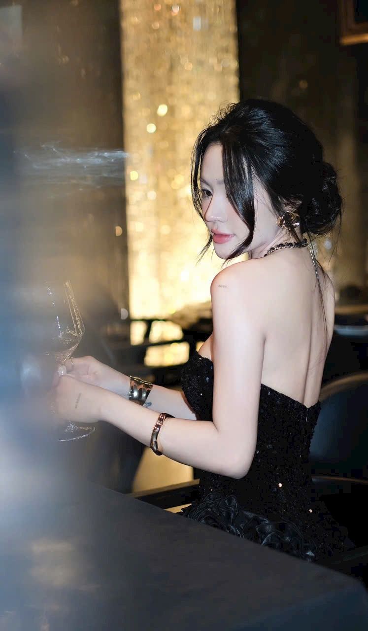 Đầm Cup Kim Sa Kết Bông
