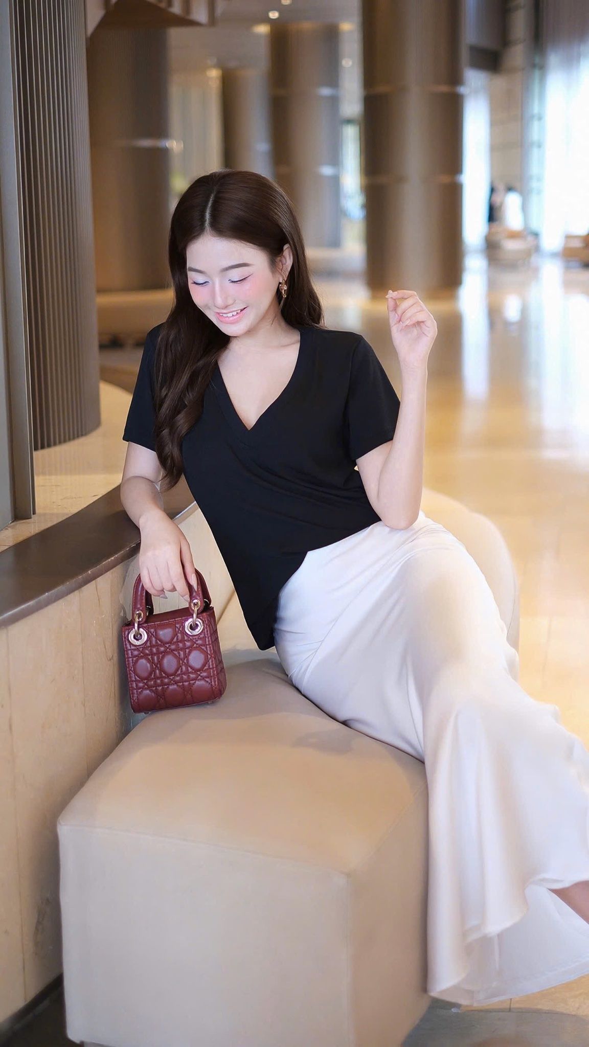 Áo Thun Tay Cộc Cổ V