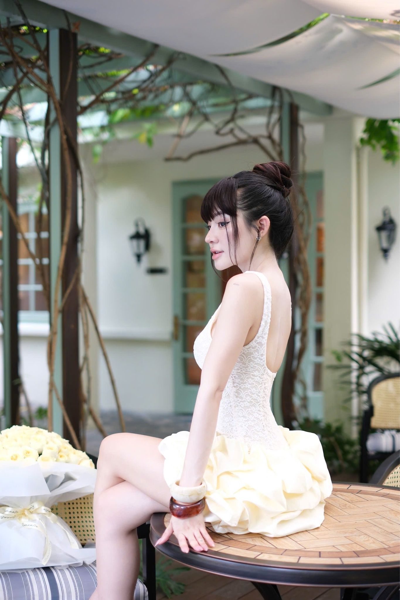 Đầm Ren Hở Lưng Tùng Bí