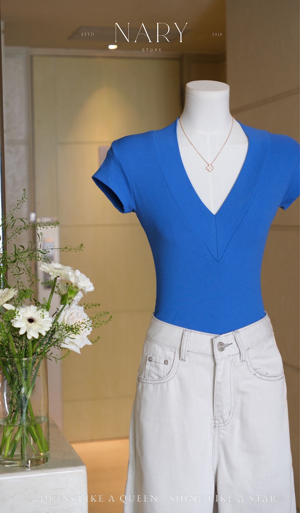 Áo Thun Cổ V Tay Con