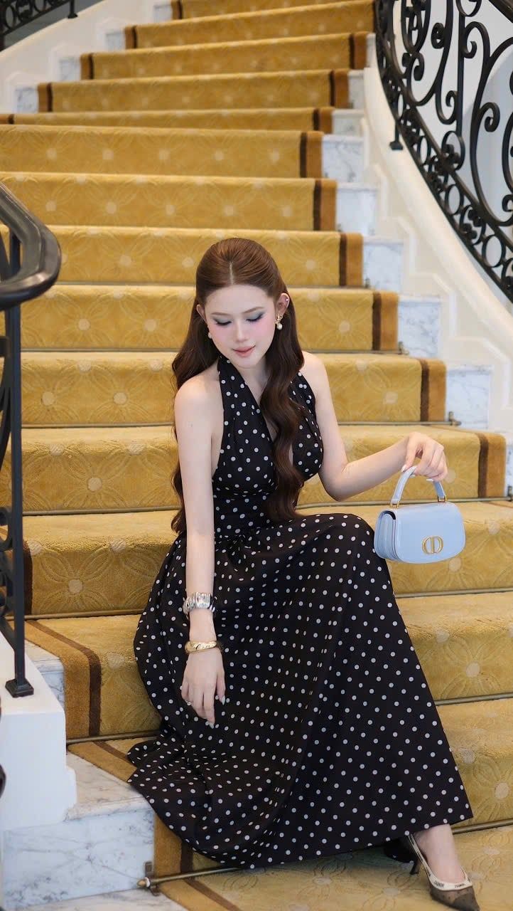 Đầm Chấm Bi Dài Cột Yếm