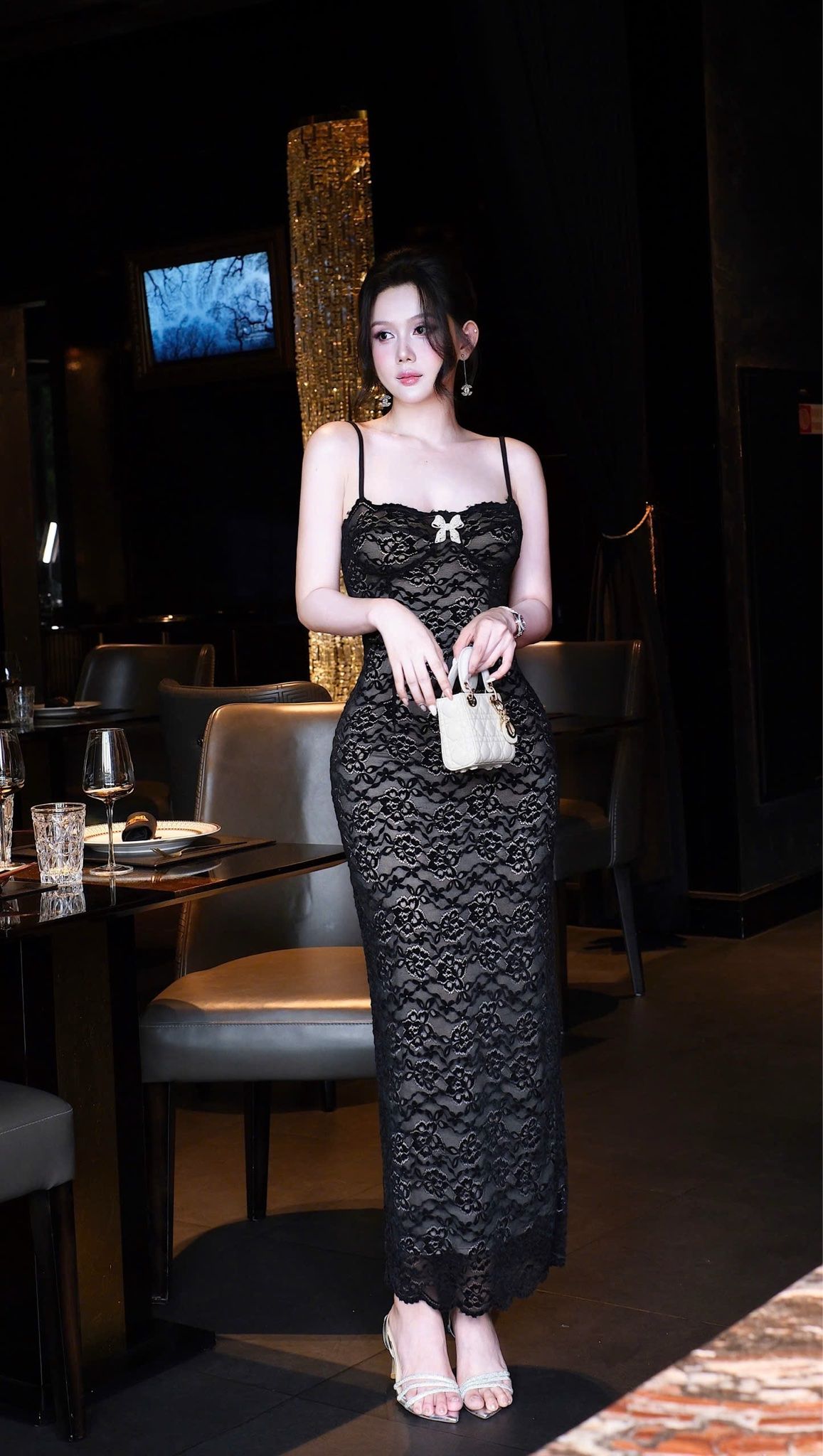 Đầm 2S Ren Kèm Charm