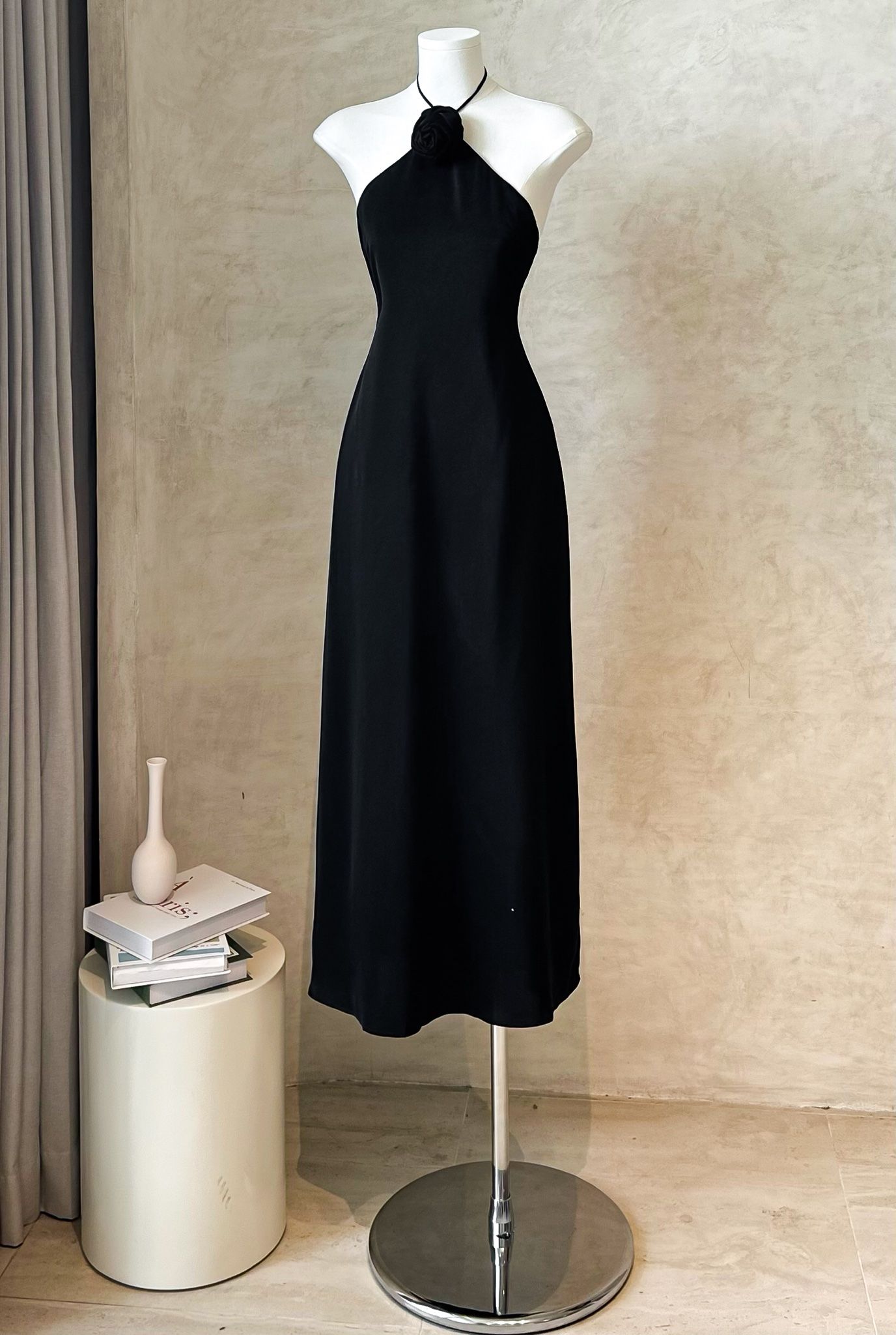 Maxi Yếm Lụa Kèm Hoa