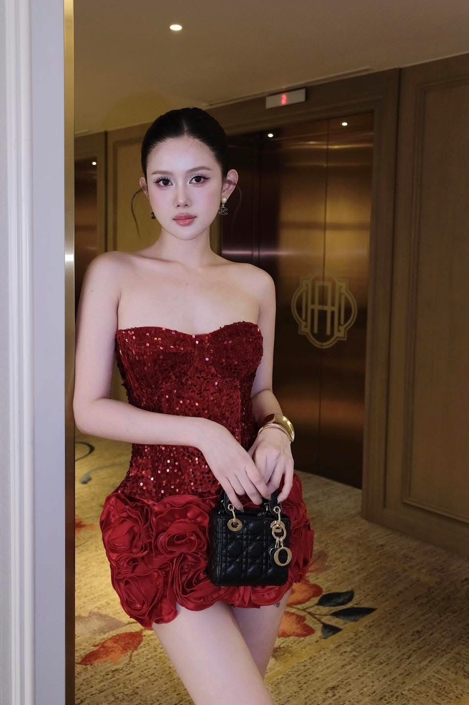 Đầm Cup Kim Sa Kết Bông