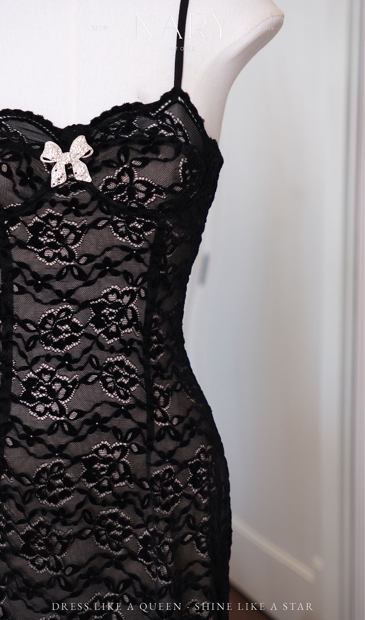 Đầm 2S Ren Kèm Charm