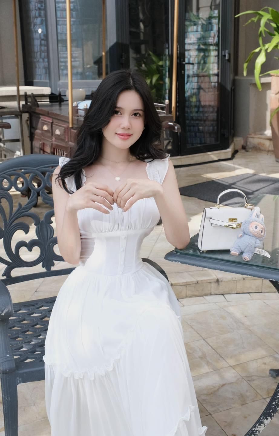 Maxi Voan Tầng Nút Bọc