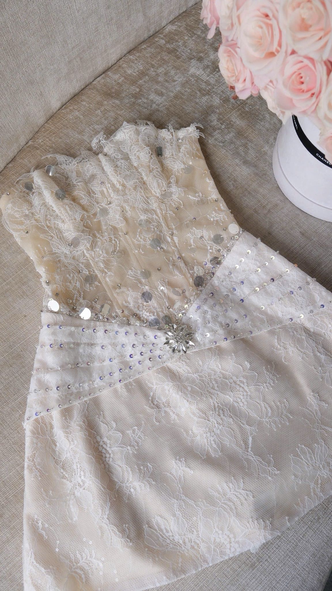 Đầm Cup Kết Châu Kèm Charm