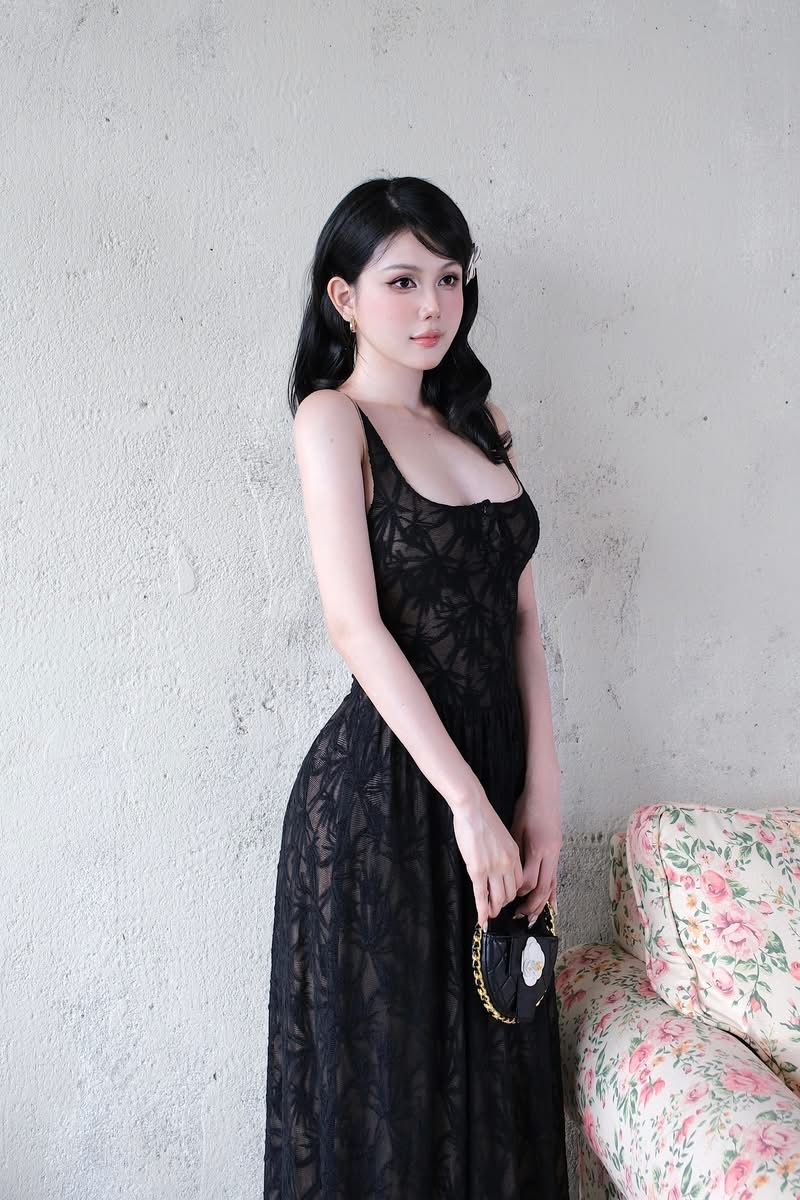 Đầm Thun Ren 3 Nút