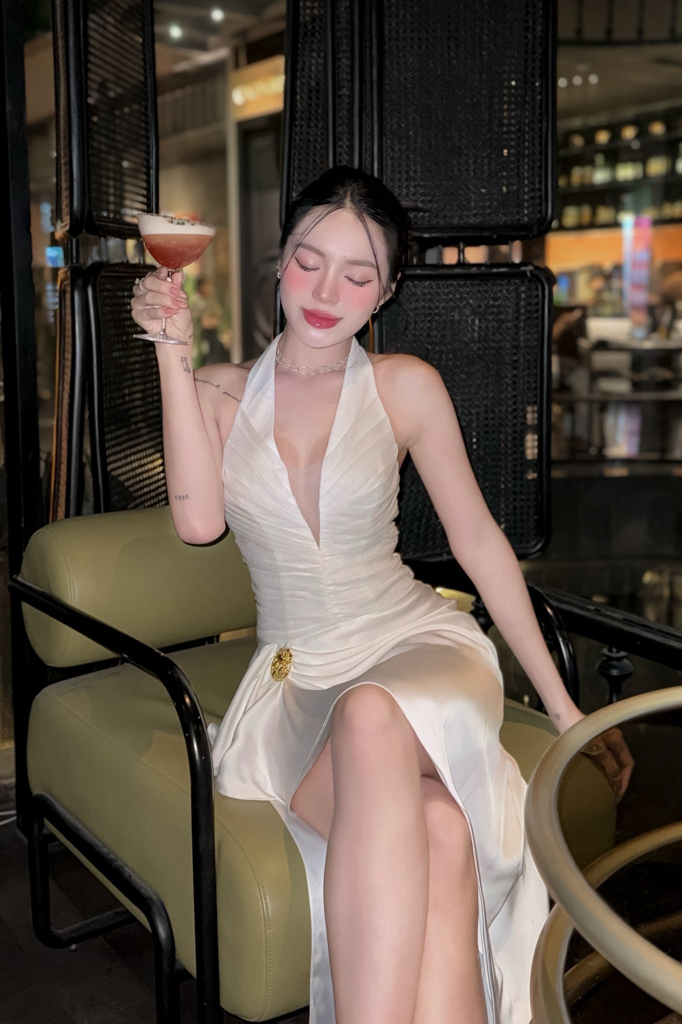 Đầm Yếm Lụa Lưới Nhũ Xẻ Tà