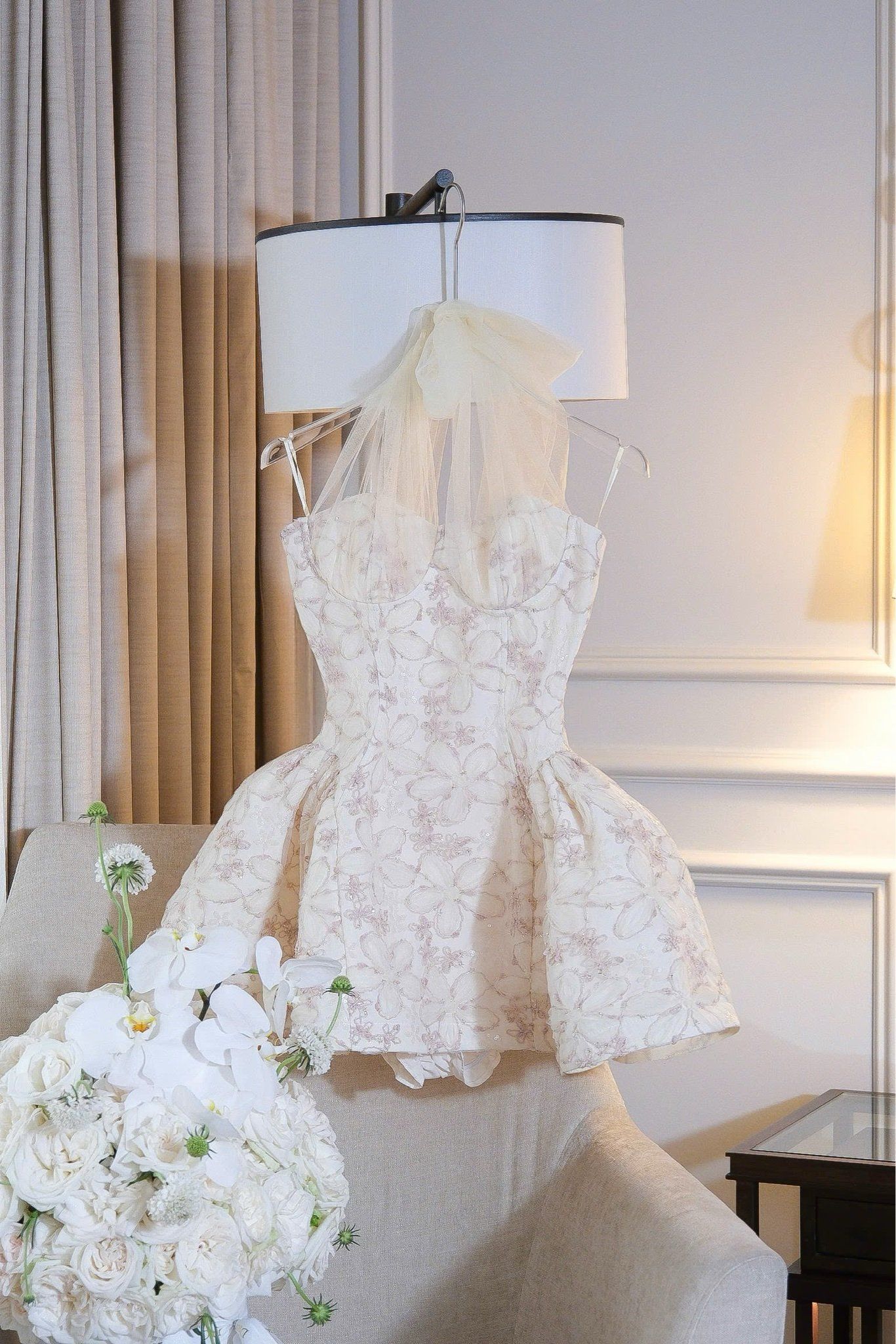 Đầm Yếm Lưới Nền Hoa