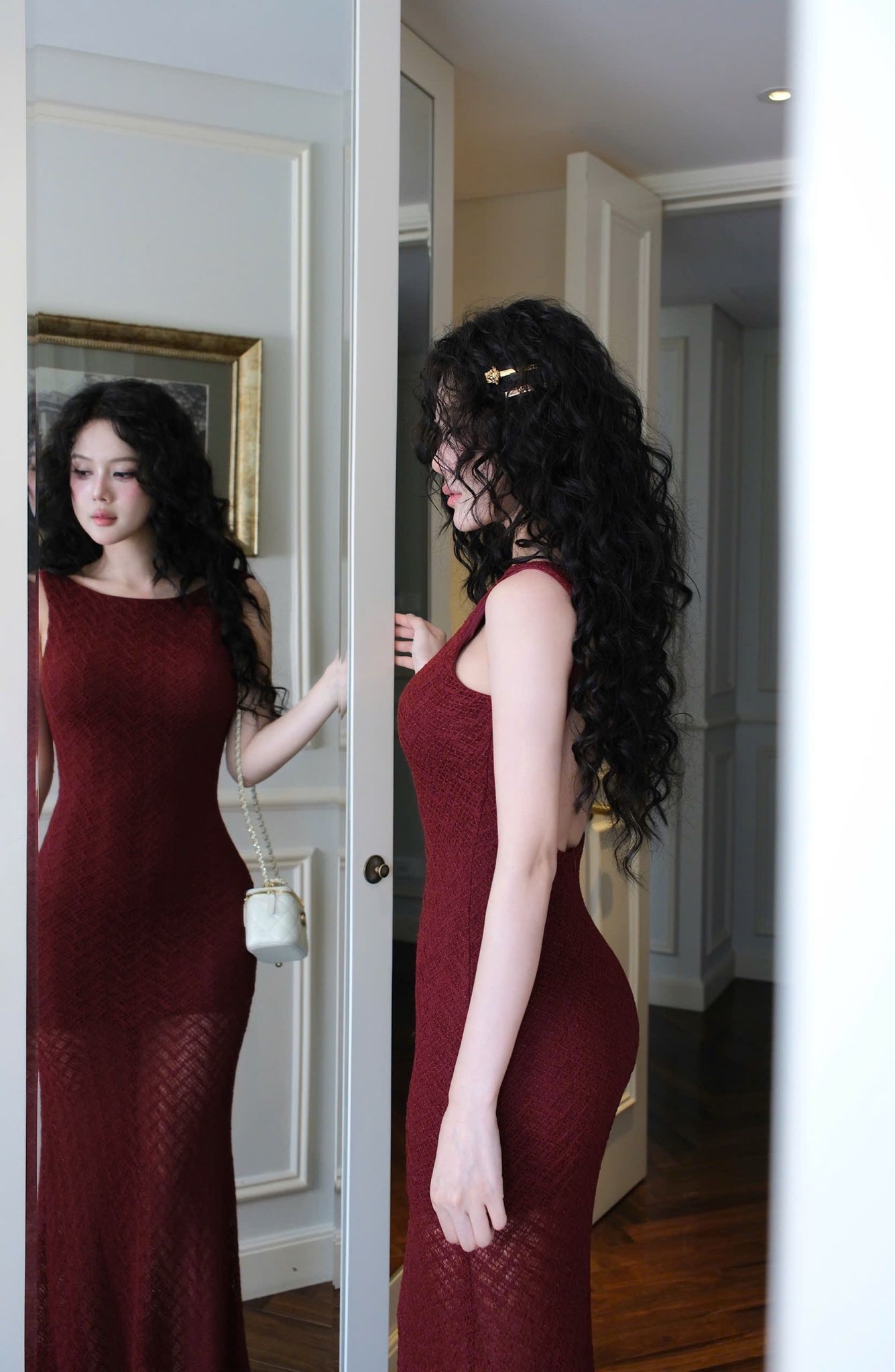Đầm Ren Đuôi Cá Hở Lưng