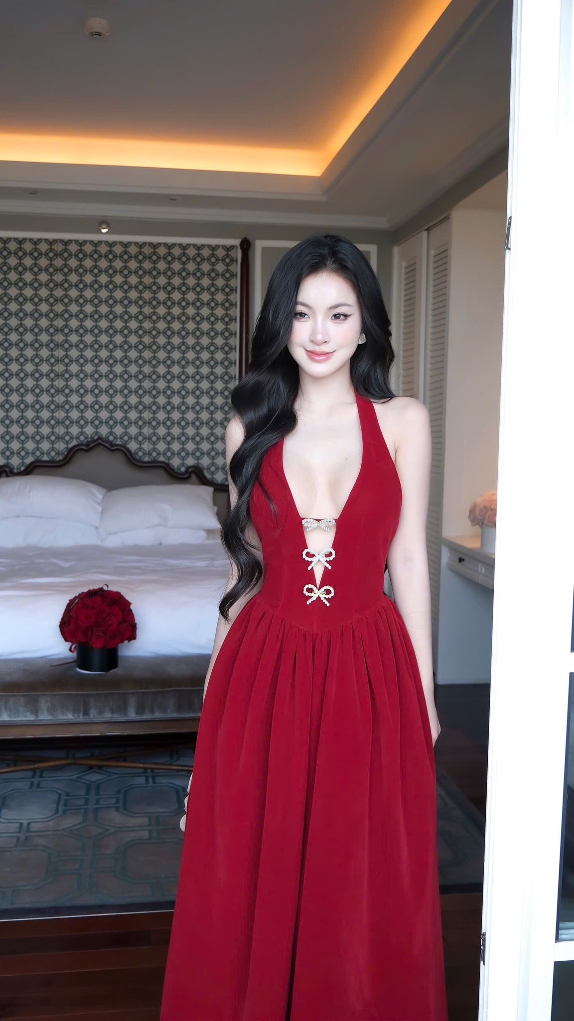 Đầm Nhung Yếm Kèm Nơ