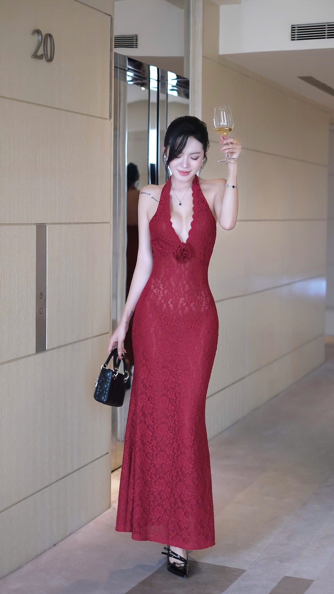 Đầm Ren Đuôi Cá Đính Bông