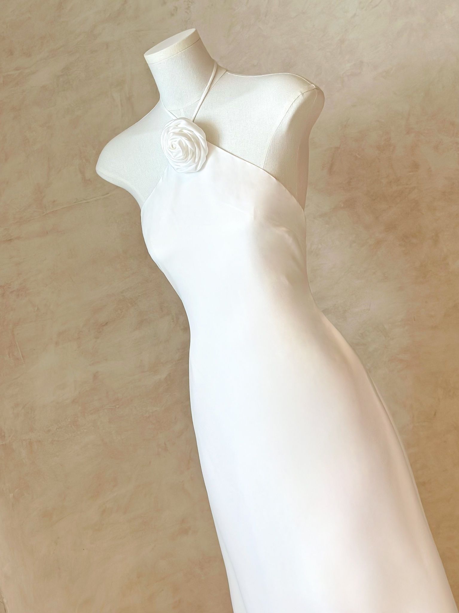 Maxi Yếm Lụa Kèm Hoa