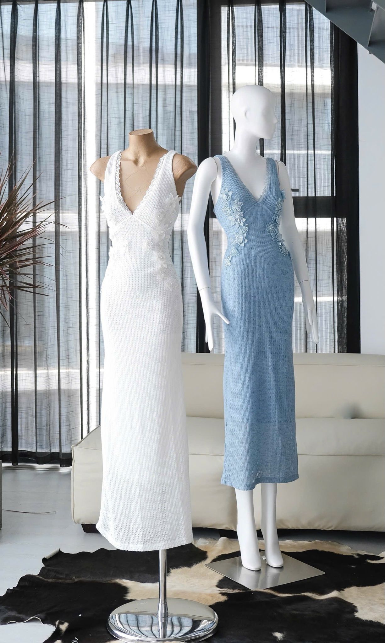 Đầm Thun Cổ V Đính Hoa