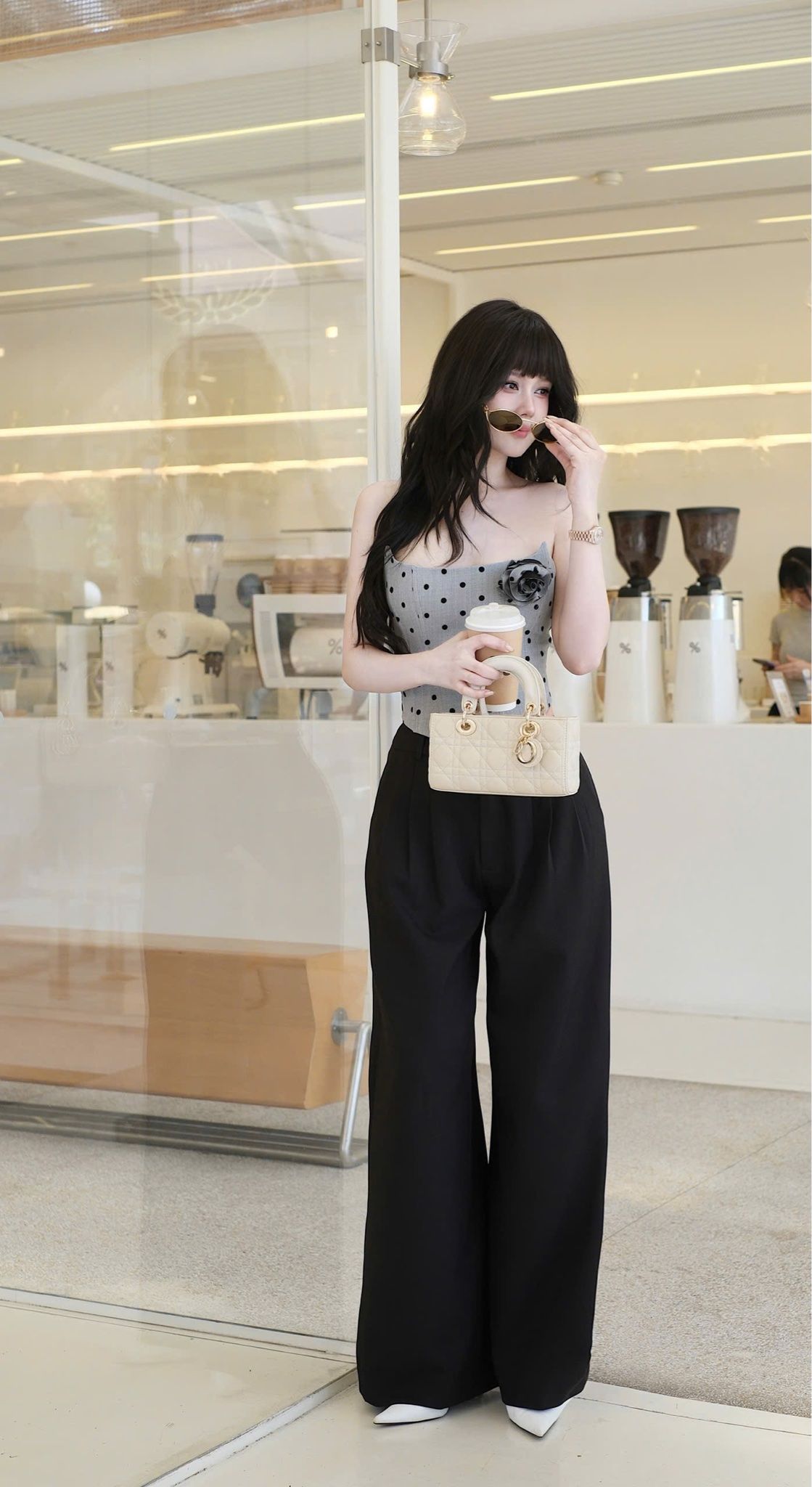 Áo Cup Chấm Bi Kèm Hoa