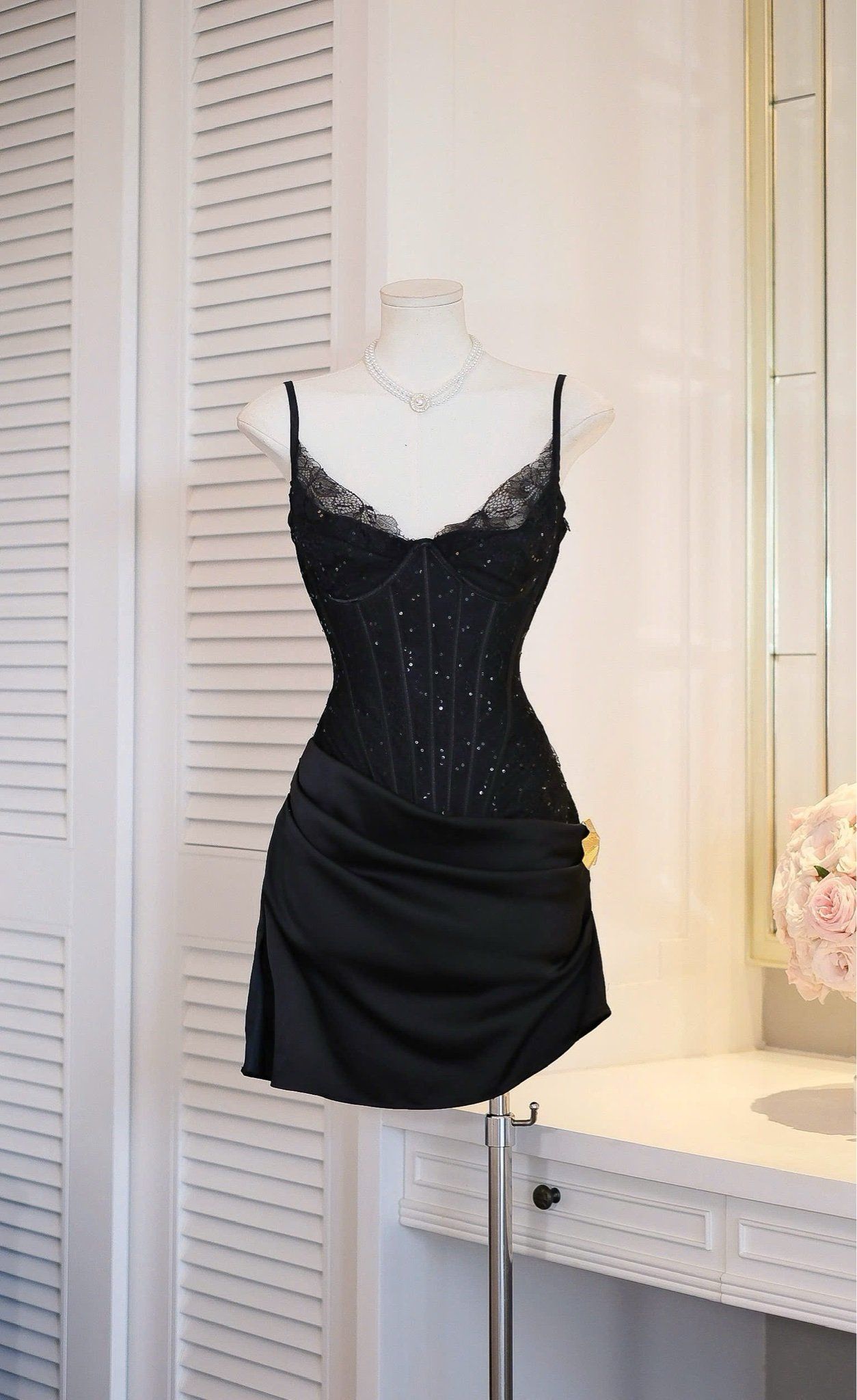 Đầm Ren Phối Lụa Kèm Charm