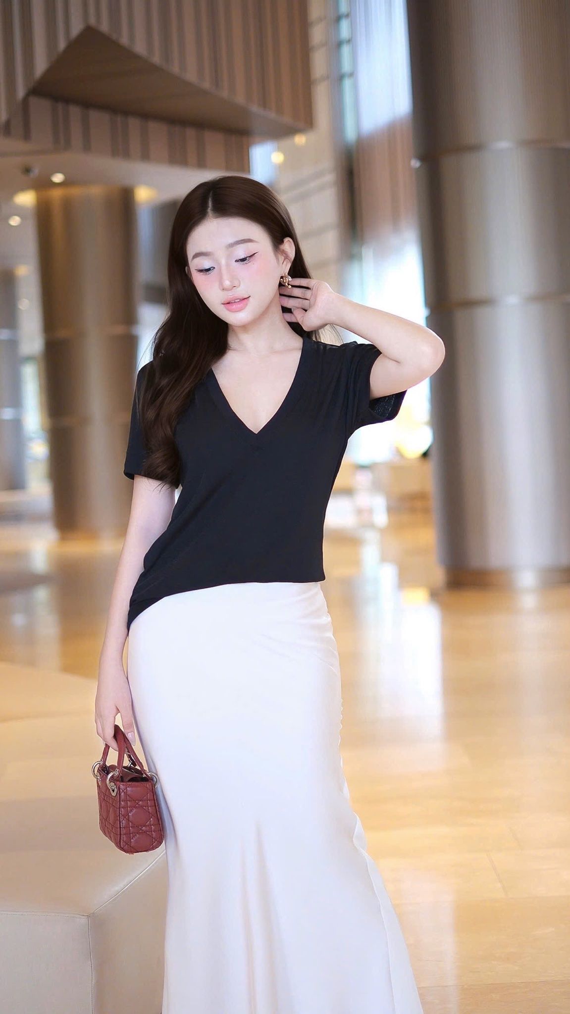 Áo Thun Tay Cộc Cổ V