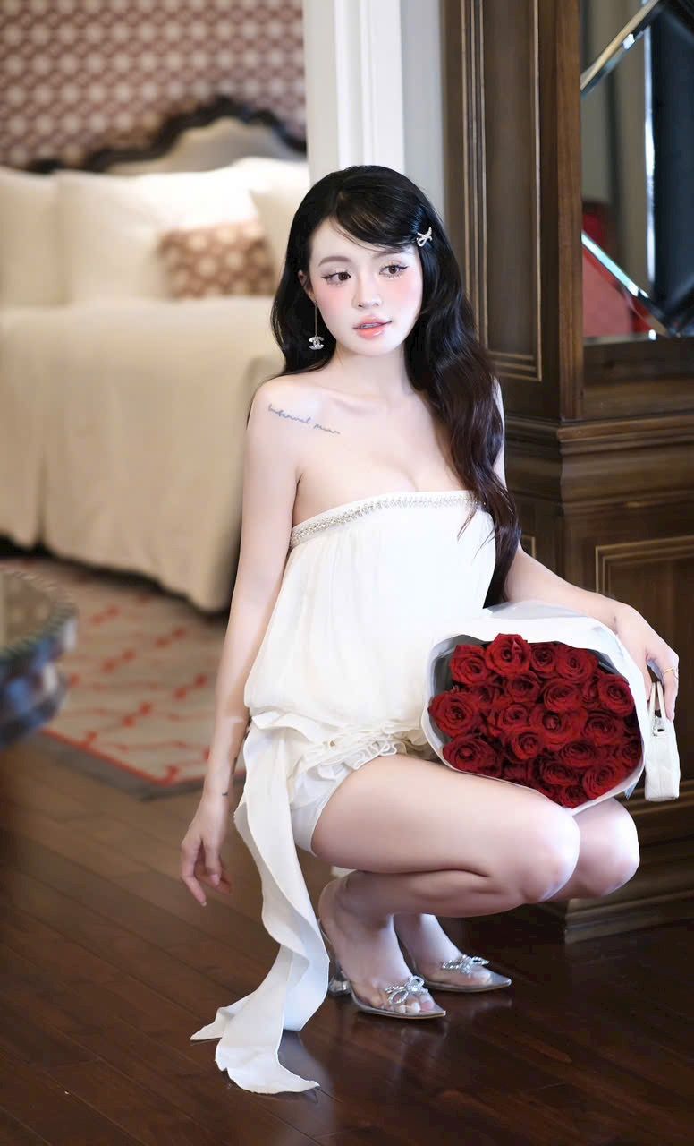 Đầm Ống Voan Tầng Viền Đá