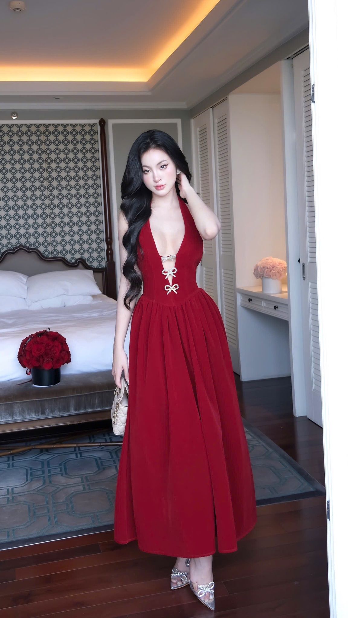 Đầm Nhung Yếm Kèm Nơ