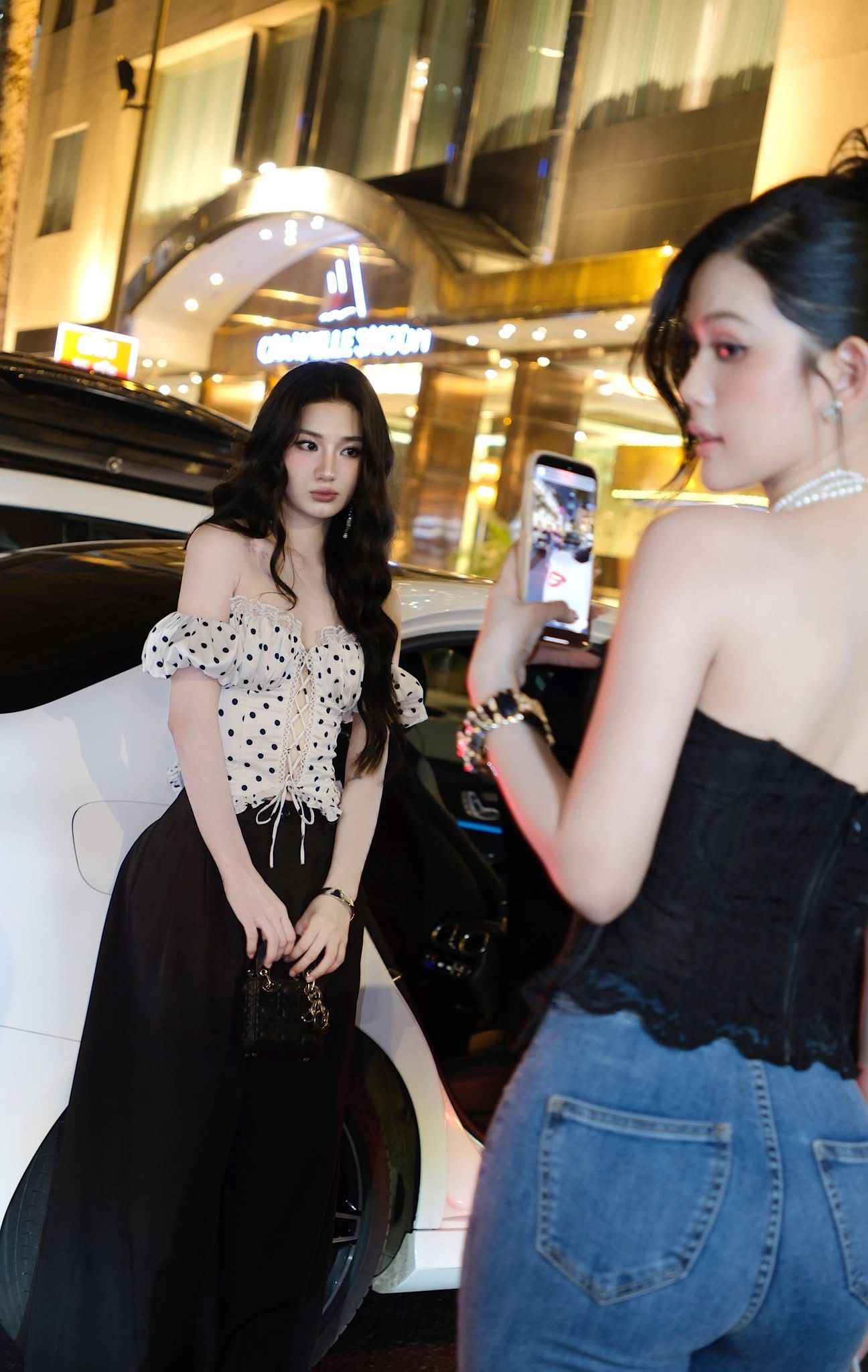 Áo Bèo Bẹt Vai Chấm Bi