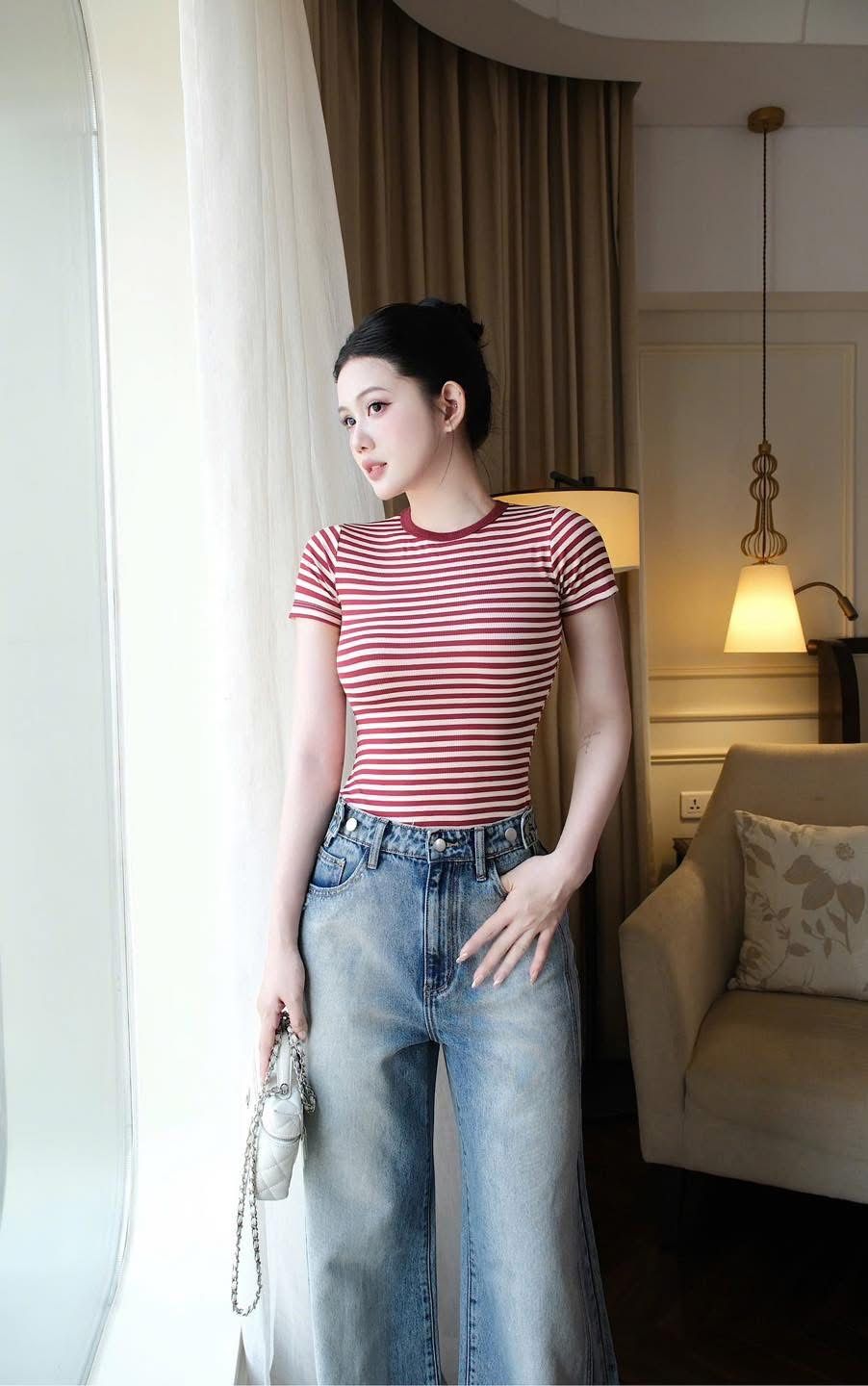 Quần Jean Ống Rộng Đường Chỉ