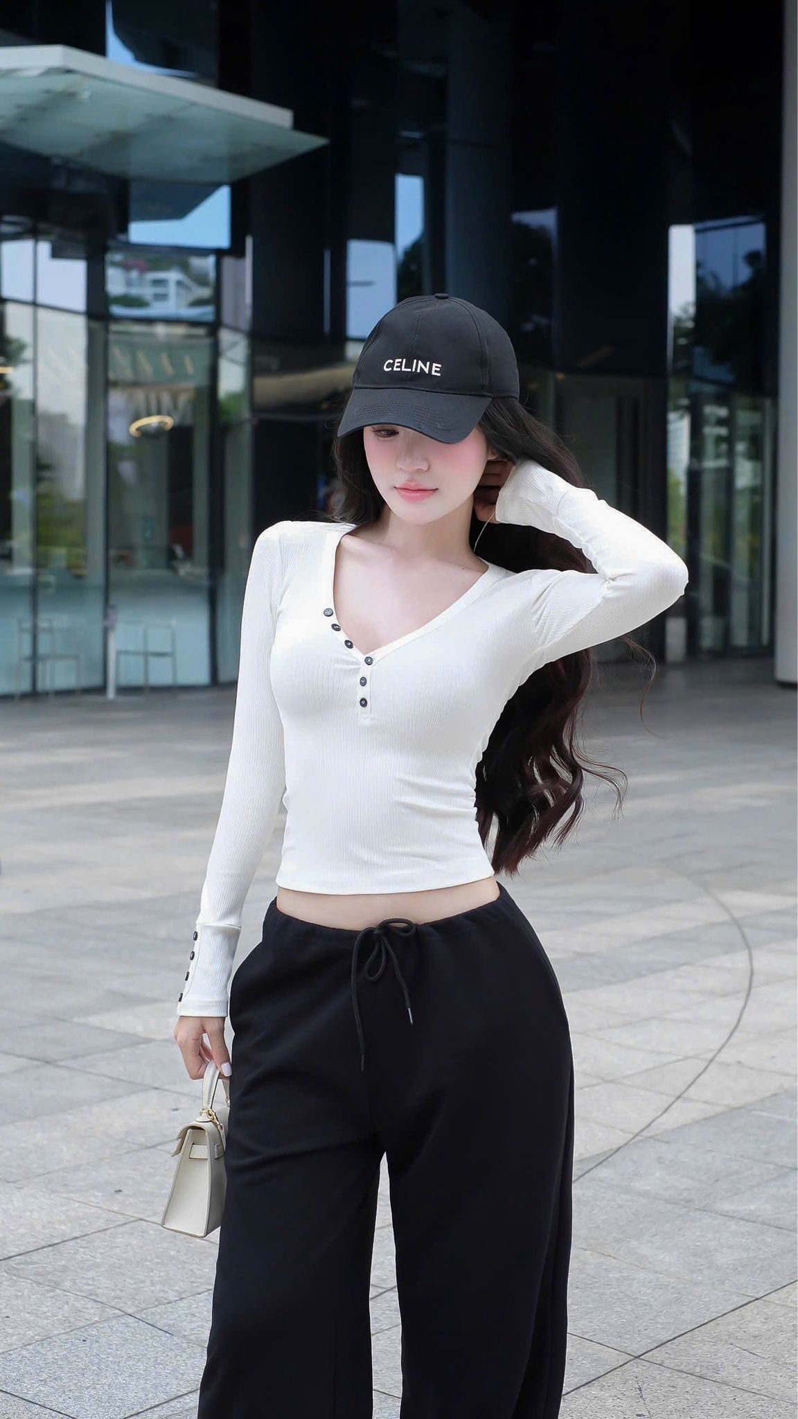Áo Thun Nút Cổ V