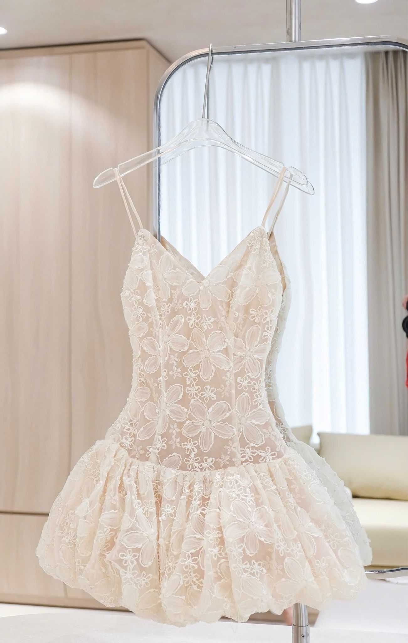 Đầm 2S Nền Hoa Tùng Bí