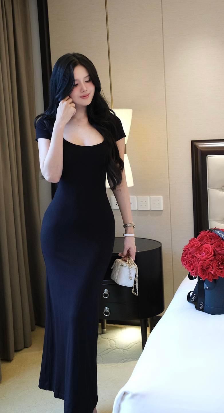 Đầm Thun Cổ U Khoét Lưng