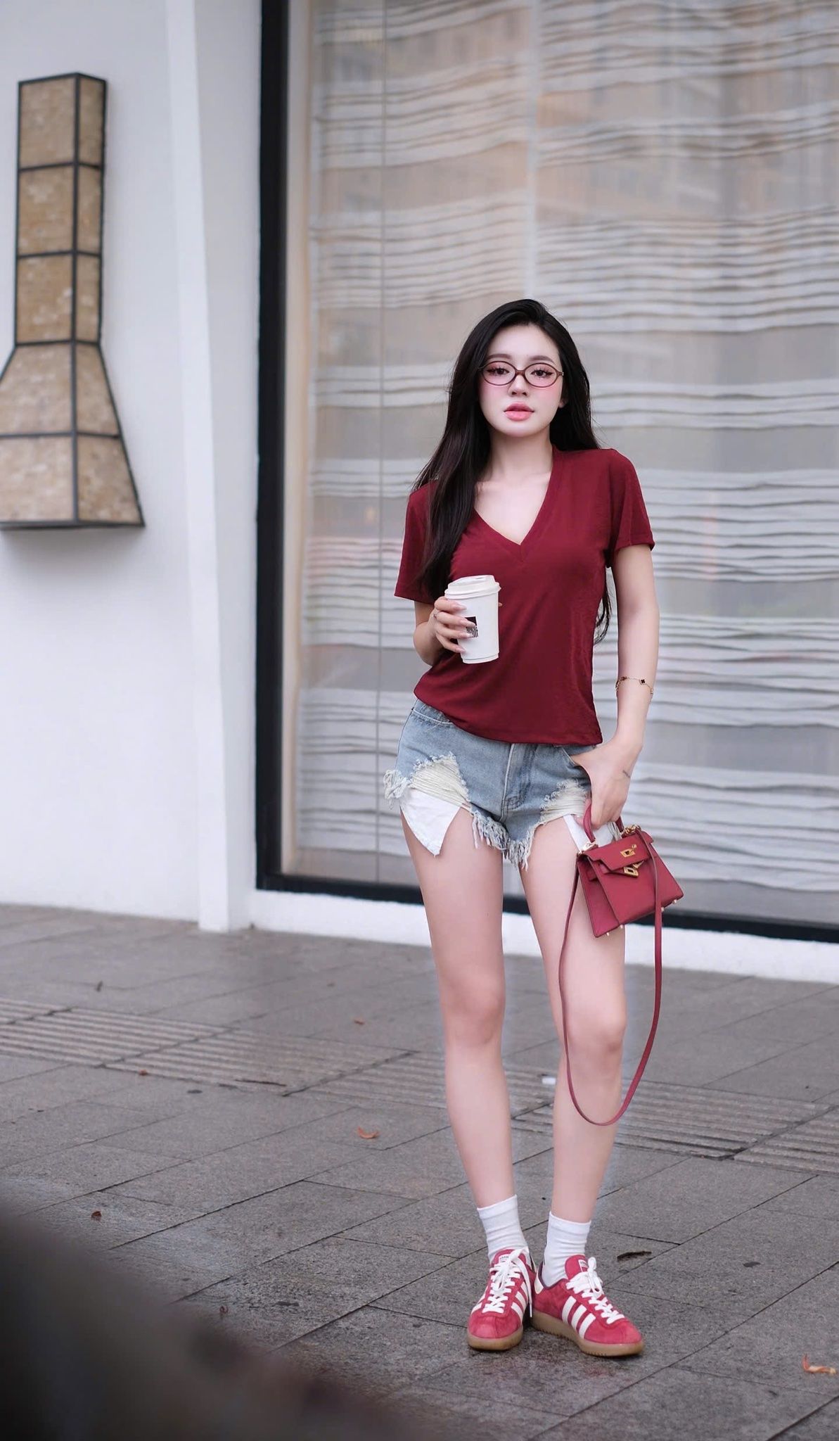 Áo Thun Tay Cộc Cổ V