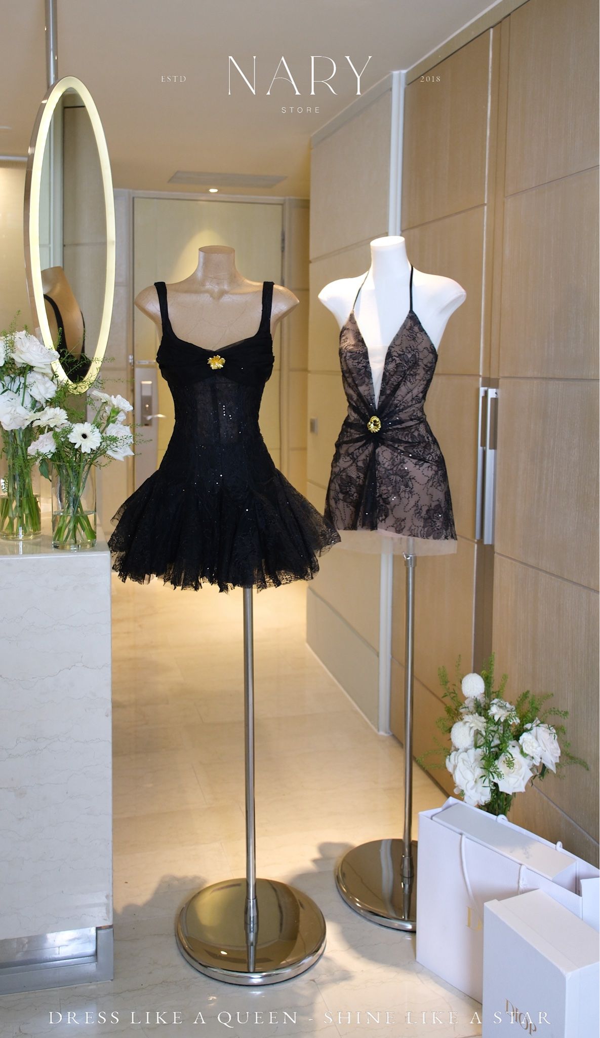 Đầm Yếm Ren Kèm Charm