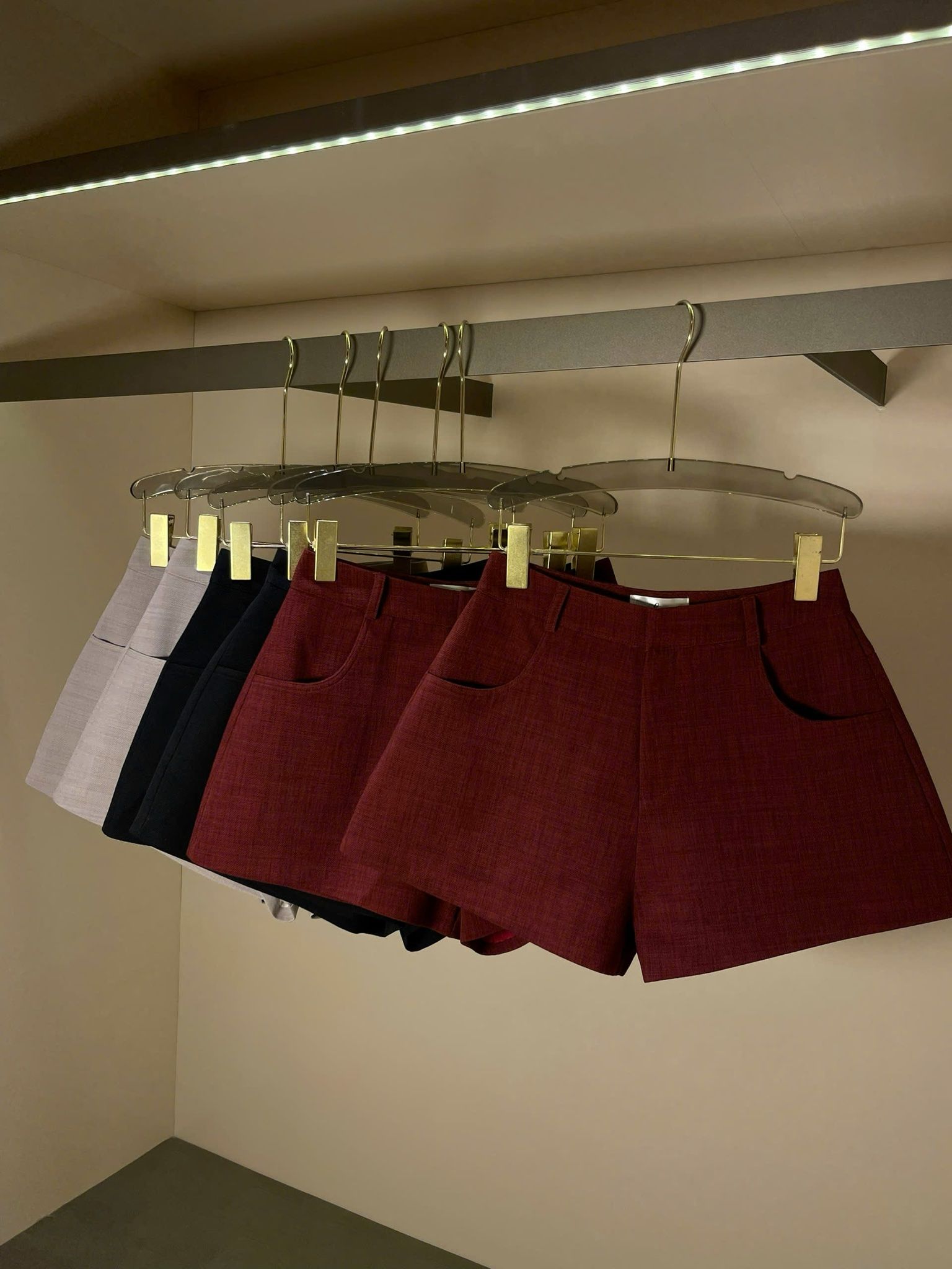 Quần Short Cài Nút