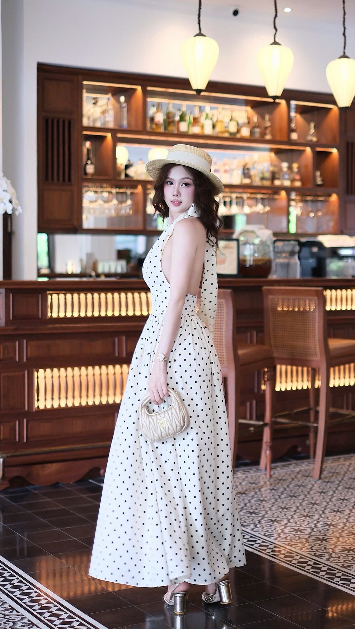 Đầm Chấm Bi Dài Cột Yếm