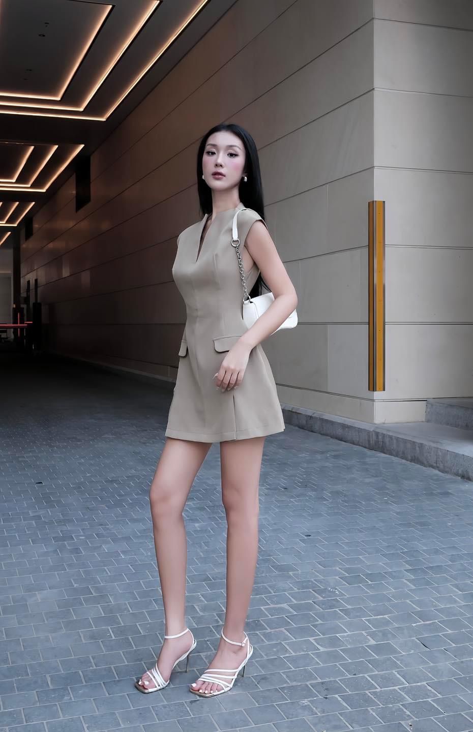 Đầm A Shape Vneck
