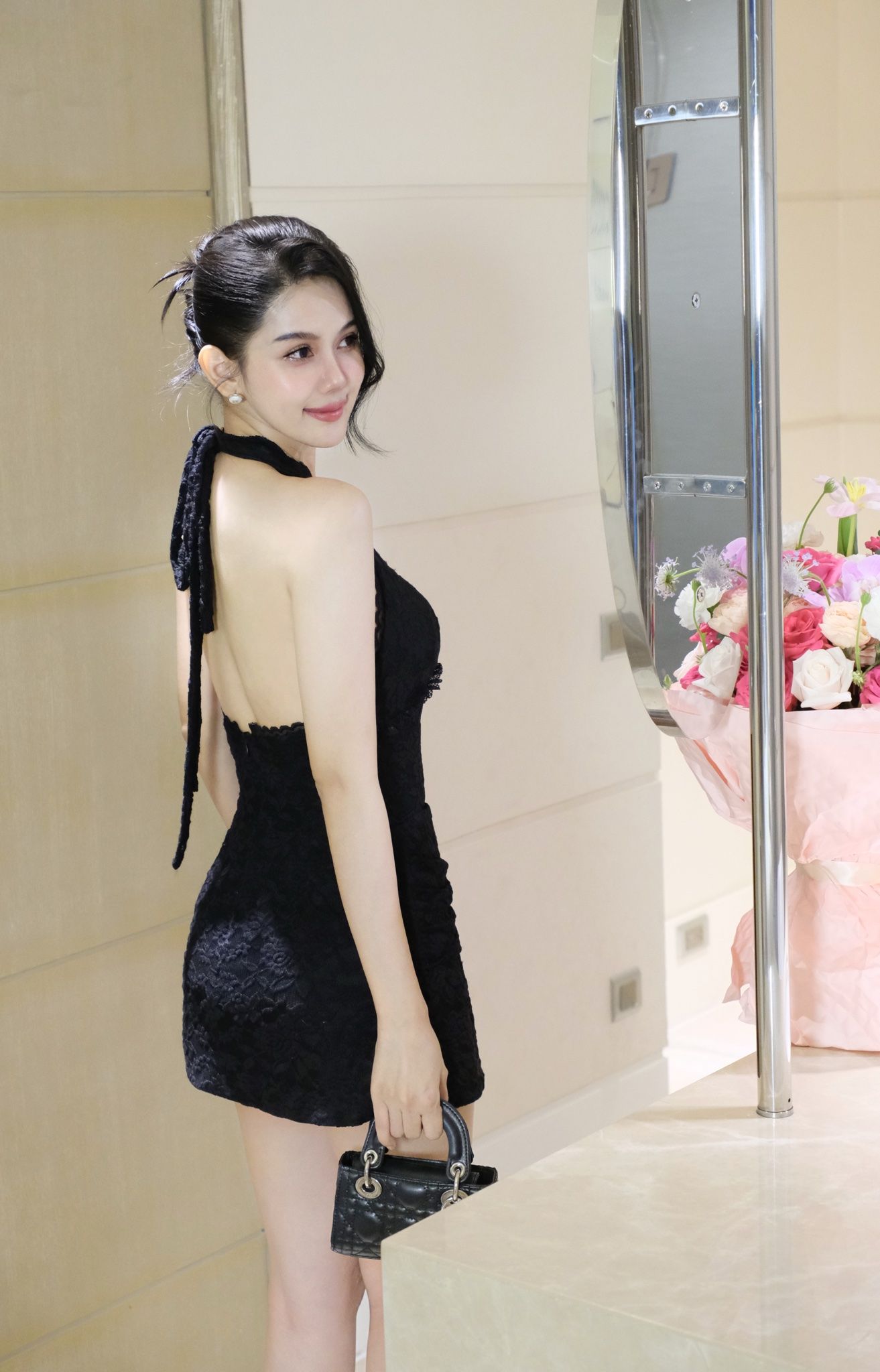 Đầm Ren Cột Yếm Đính Hoa