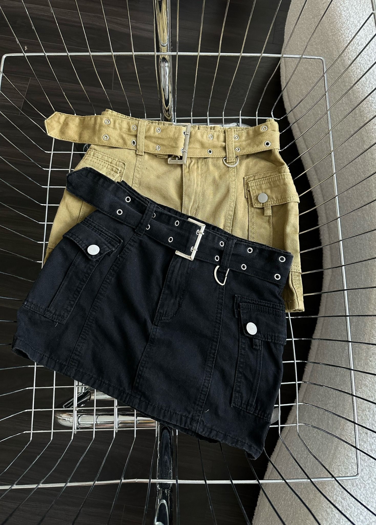 Chân Váy Bò Kèm Nịt