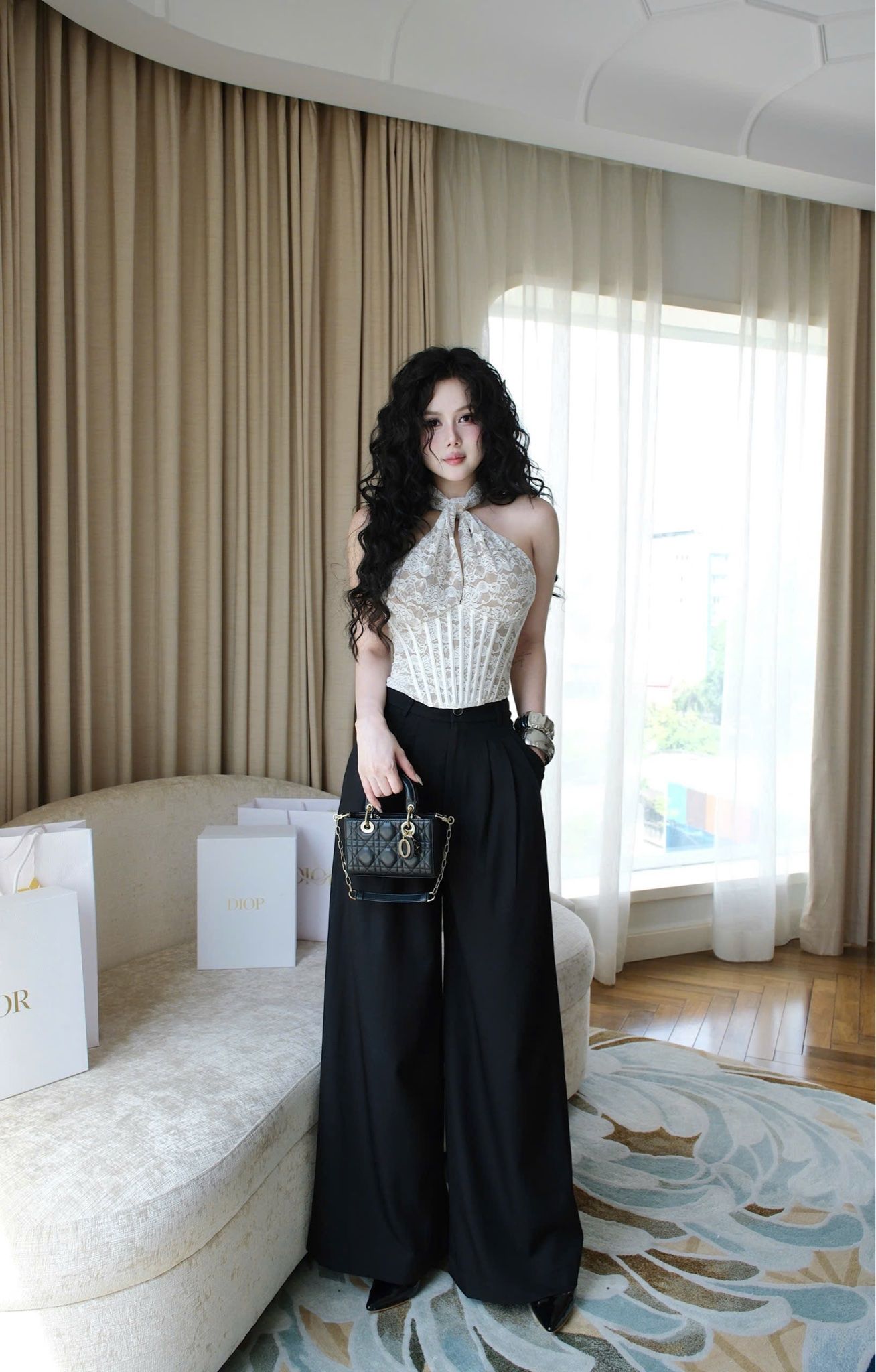 Áo Yếm Ren Nền Hoa