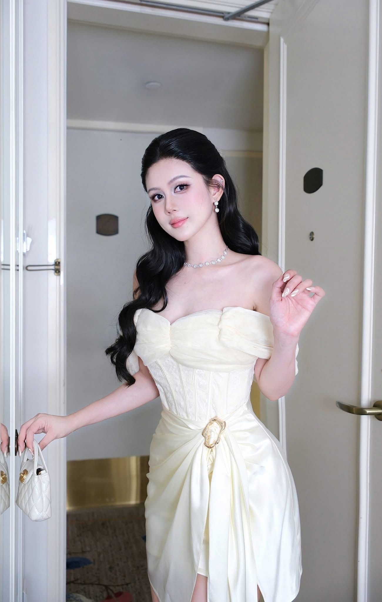 Đầm Lưới Bẹt Vai Phối Lụa