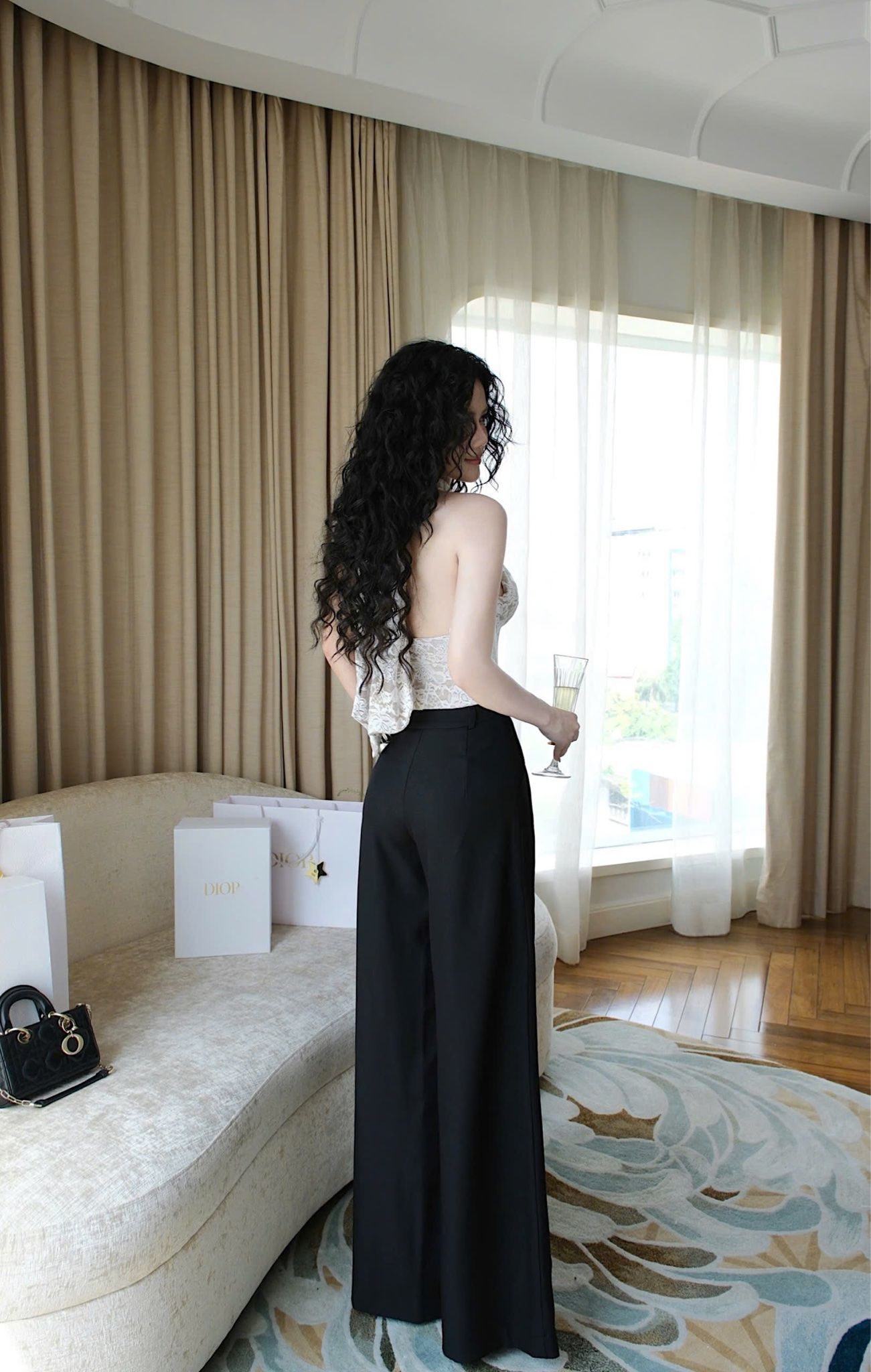 Áo Yếm Ren Nền Hoa