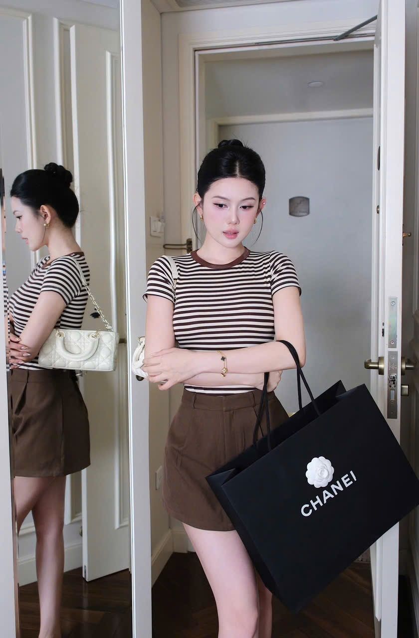 Áo Thun Sọc Cổ Tròn