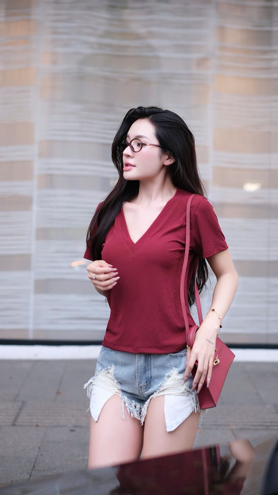 Áo Thun Tay Cộc Cổ V