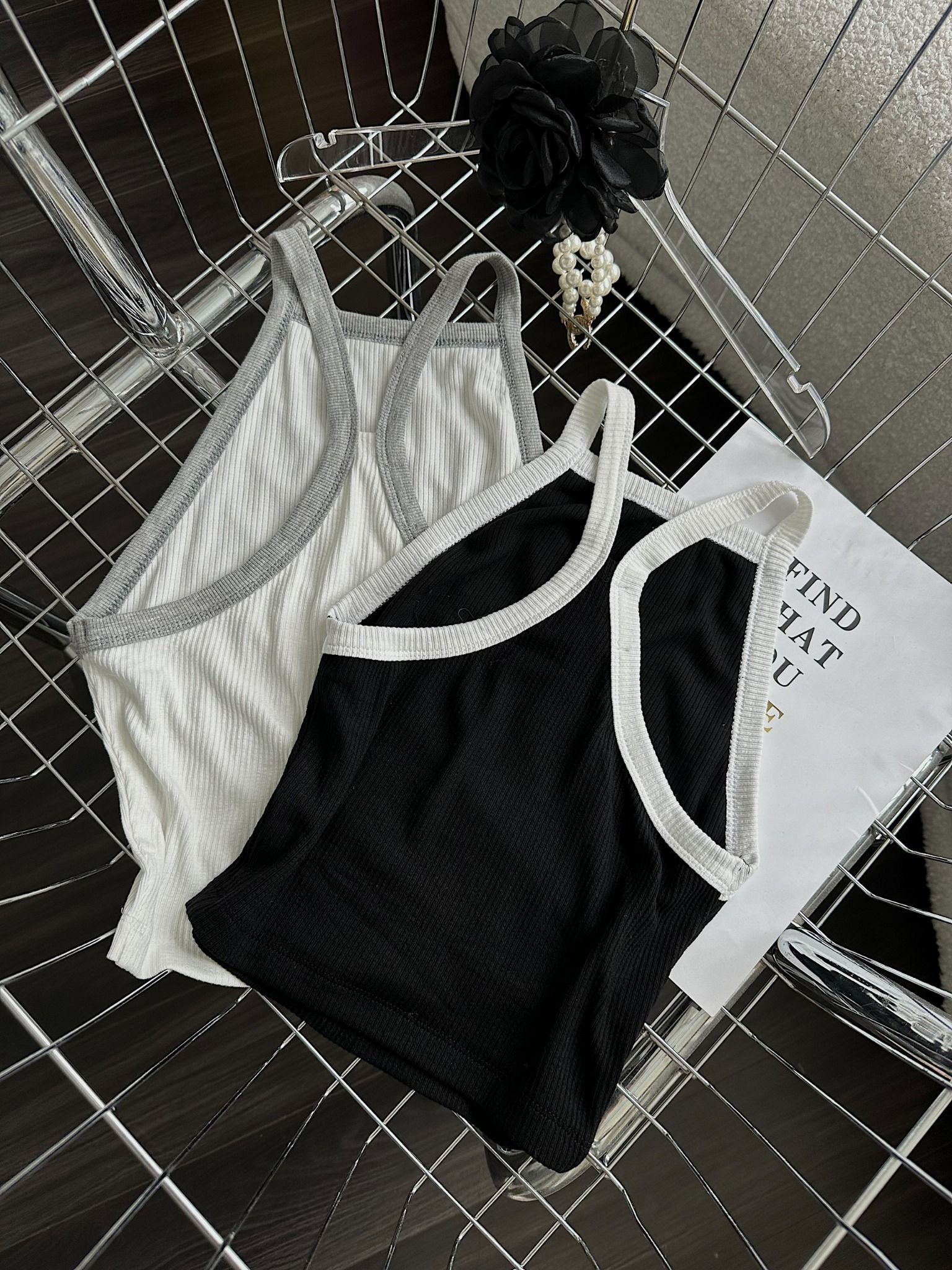 Áo Thun Gân Viền Balo