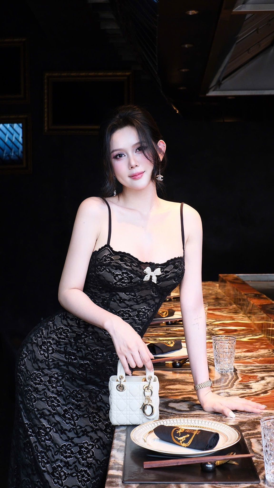 Đầm 2S Ren Kèm Charm