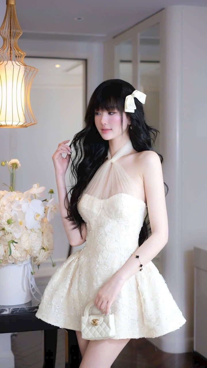 Đầm Yếm Lưới Nền Hoa