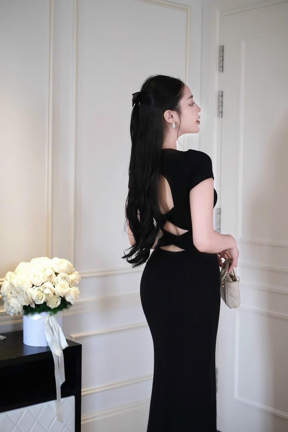 Đầm Thun Cổ U Khoét Lưng