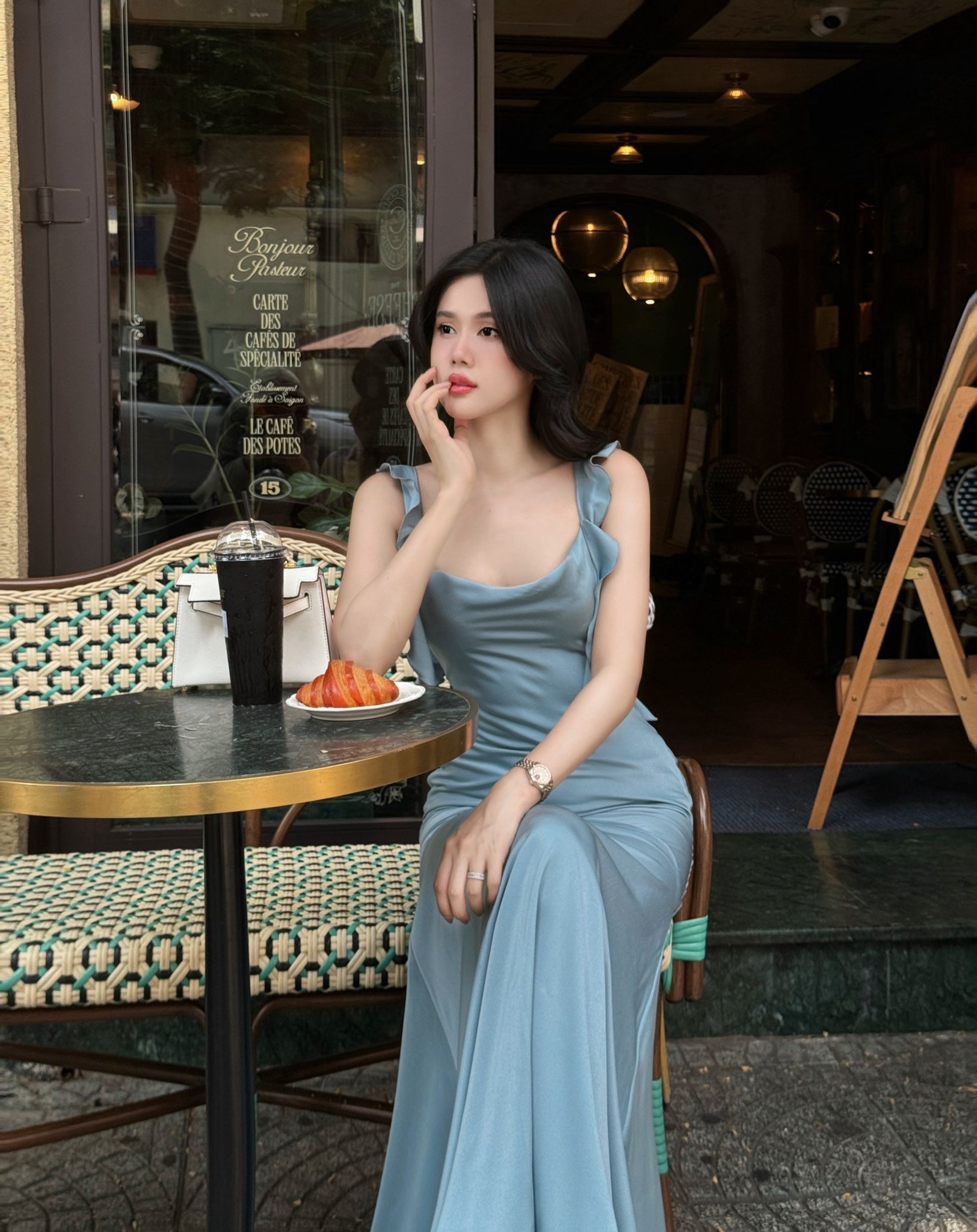 Đầm Lụa Đuôi Cá 2S Tua Rua