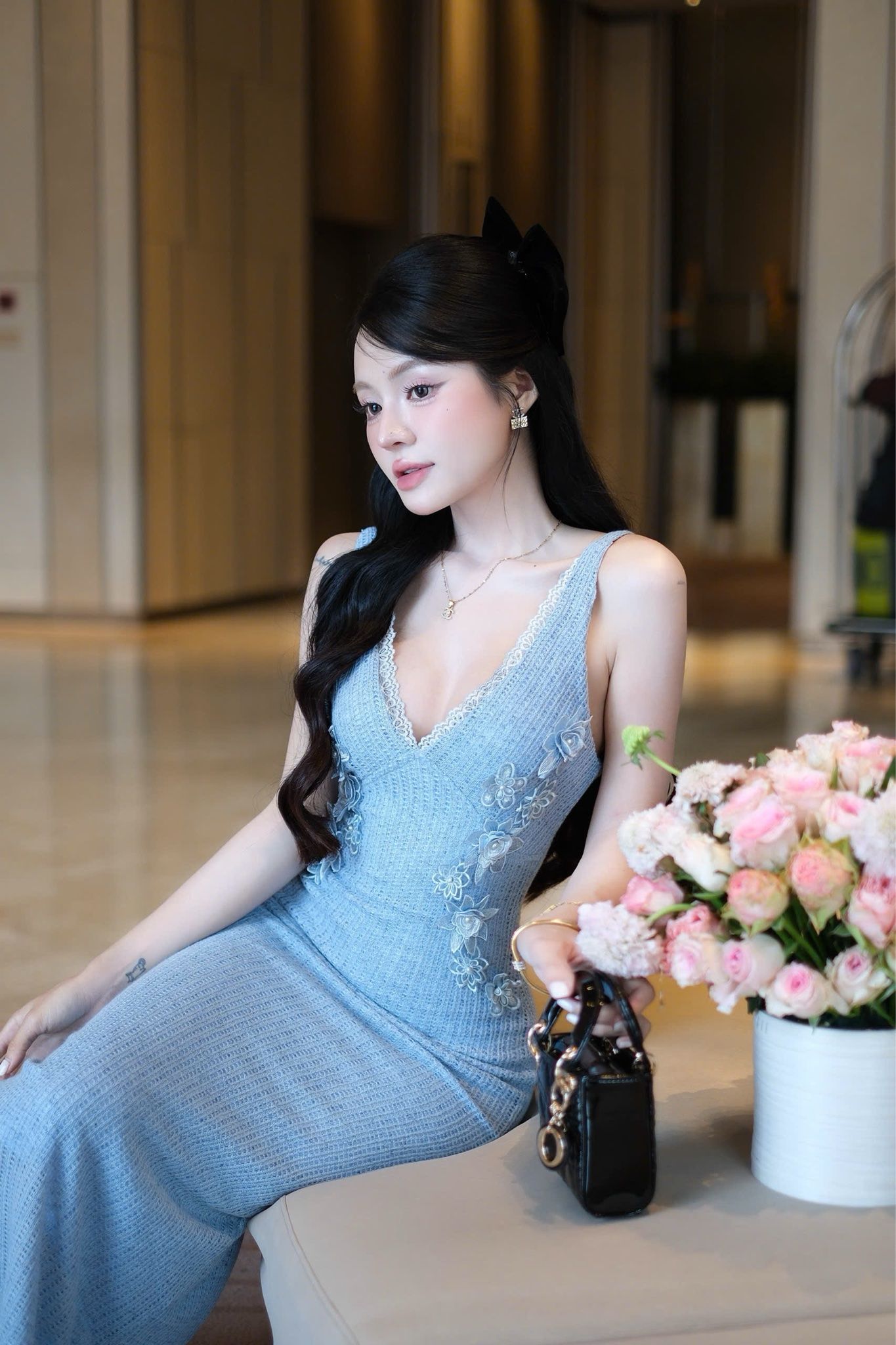 Đầm Thun Cổ V Đính Hoa