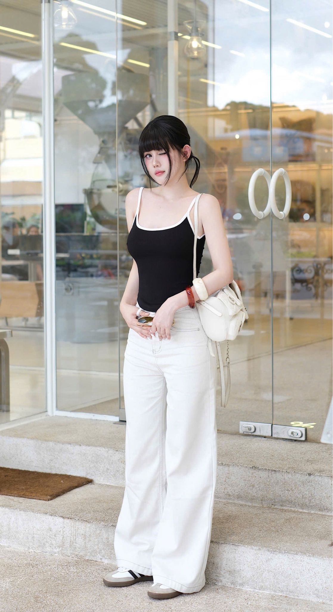 Quần Jean Ống Rộng Kèm Nịt